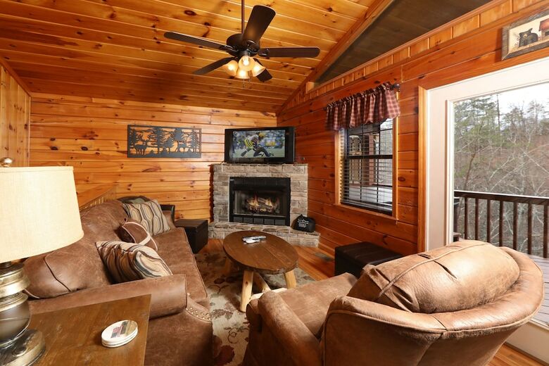 Just Hanging Out - Three Bedroom Cabin