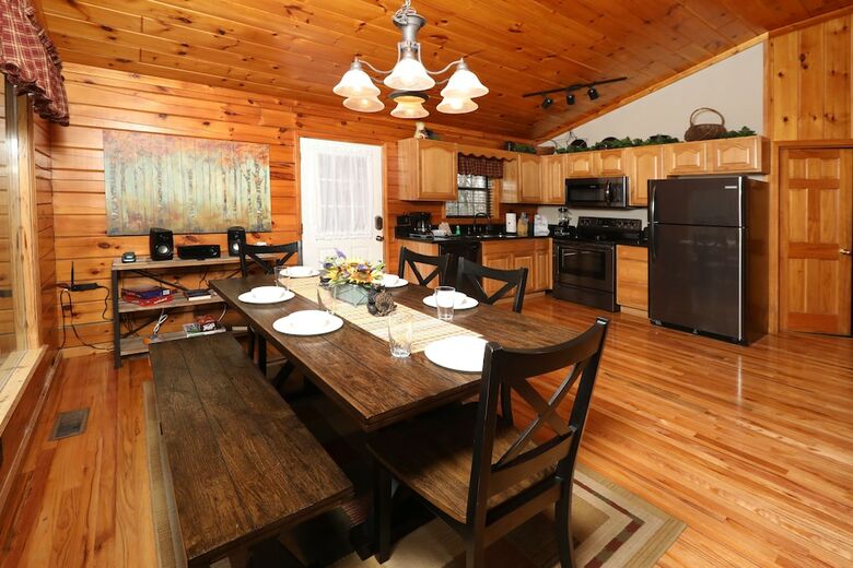 Just Hanging Out - Three Bedroom Cabin