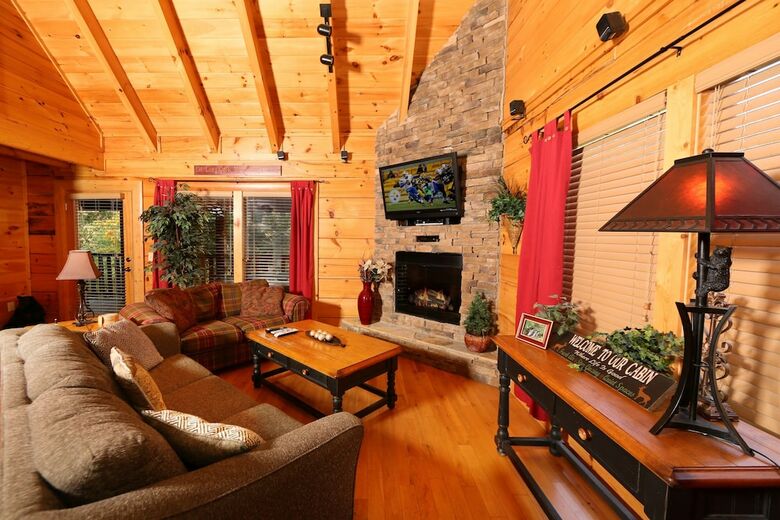 Little Chateau - One Bedroom Cabin