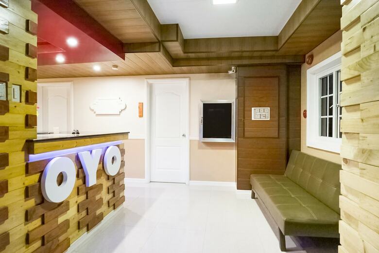 Hostal Oyo 240 Country Artist Hotel