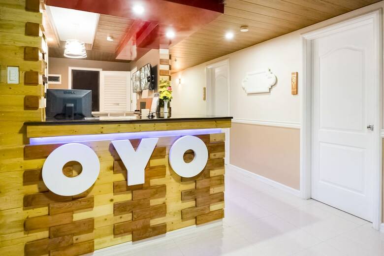 Hostal Oyo 240 Country Artist Hotel