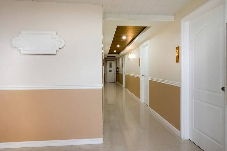 Hostal Oyo 240 Country Artist Hotel
