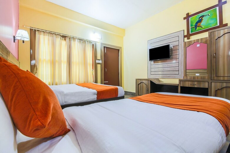 Hotel Oyo 379 Holiday Resort