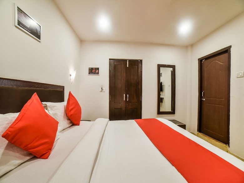 Hotel Oyo 30582 Lazy Holidays