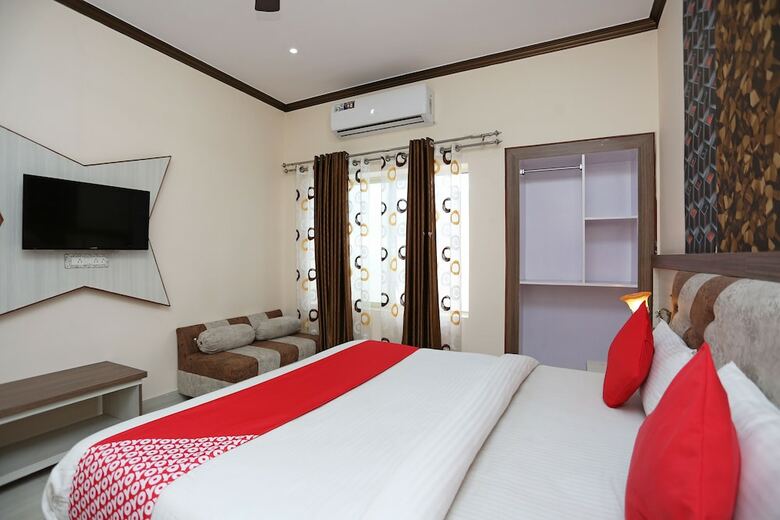 Hotel Oyo 33349 Budha Palace