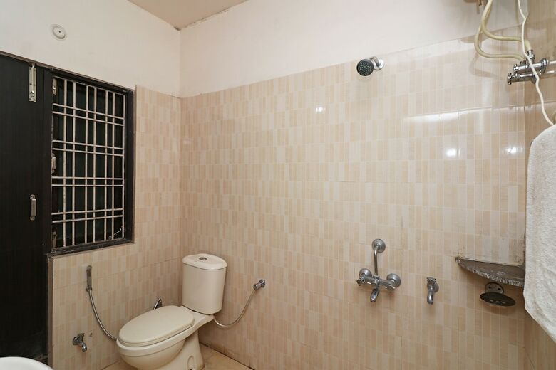 Hotel Oyo 22946 Sbg Inn