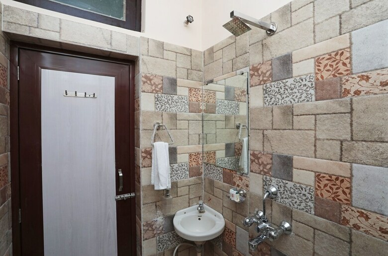 Oyo 22297 Hotel 86b