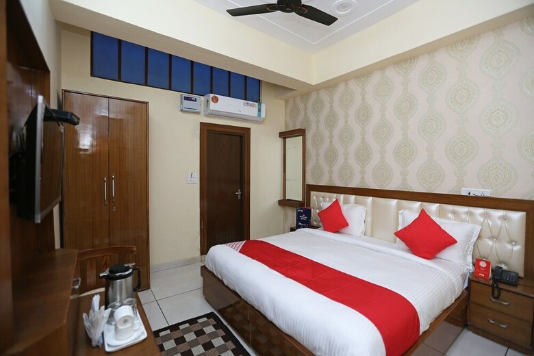 Hotel Oyo 16761 Rk Regency