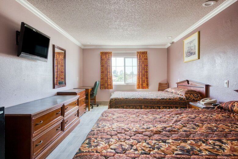 Motel Passport Inn & Suites