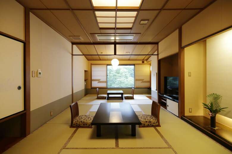 Hakone Kamon