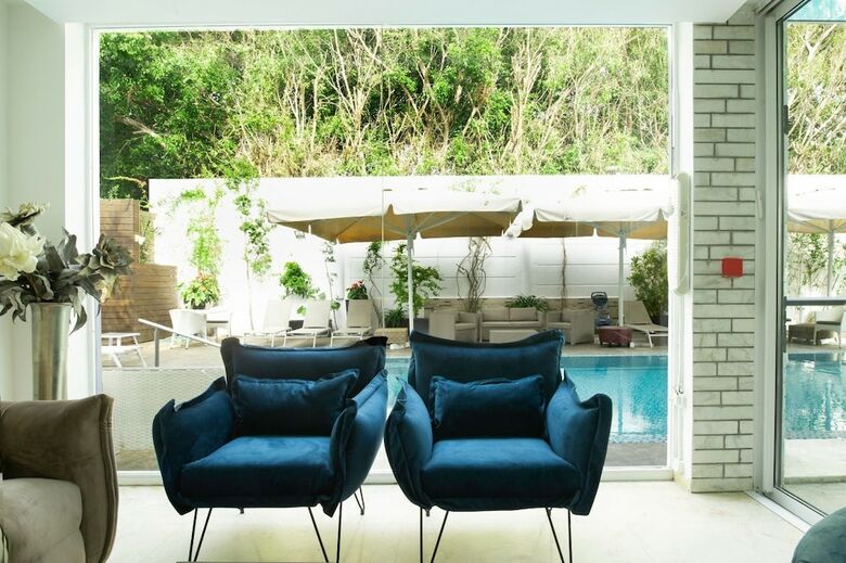 Villa Alma Suites
