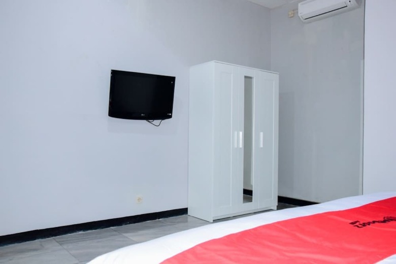 Hotel Reddoorz Plus Near Mall Kelapa Gading