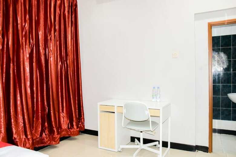 Hotel Reddoorz Plus Near Mall Kelapa Gading