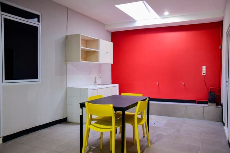 Hotel Reddoorz Plus Near Mall Kelapa Gading
