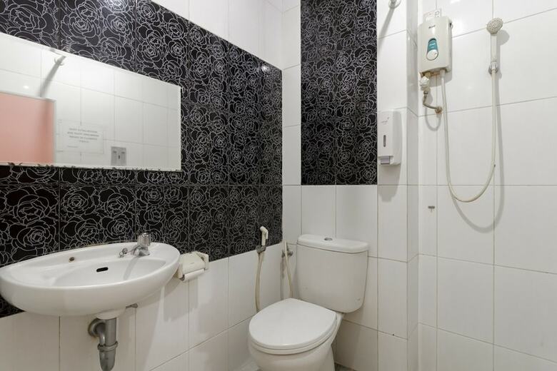 Hotel Reddoorz Near Pantai Padang