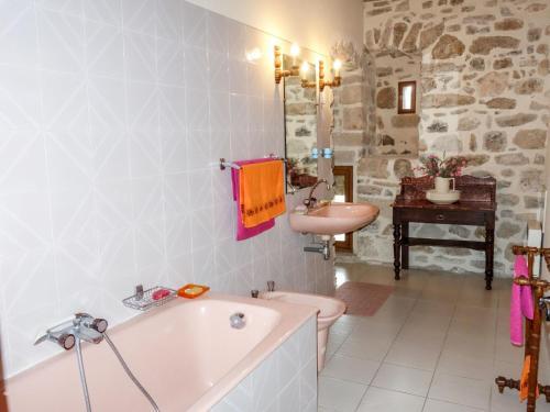 Apartment Chateau Le Castellas Saint Bonnet De Salendrinque