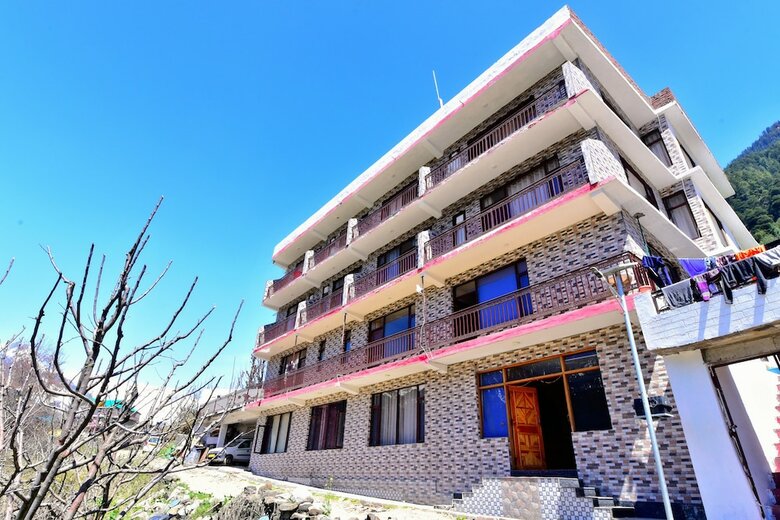 Hotel Oyo 36116 Chatanya Resort