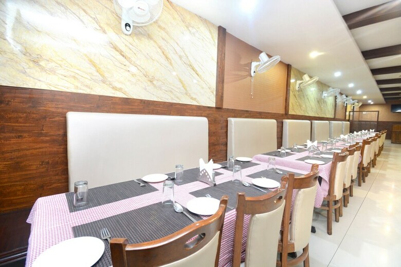 Oyo 31114 Hotel Pal Regency