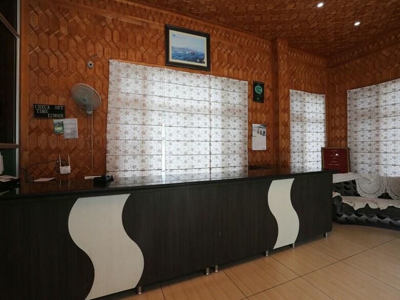 Hotel Oyo 36966 Pal Guest Housr