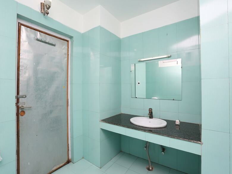 Hotel Oyo 36966 Pal Guest Housr