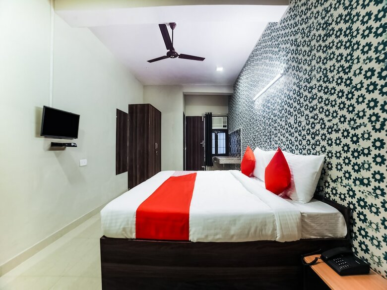 Hotel Oyo Flagship 30196 Noida Sector 5
