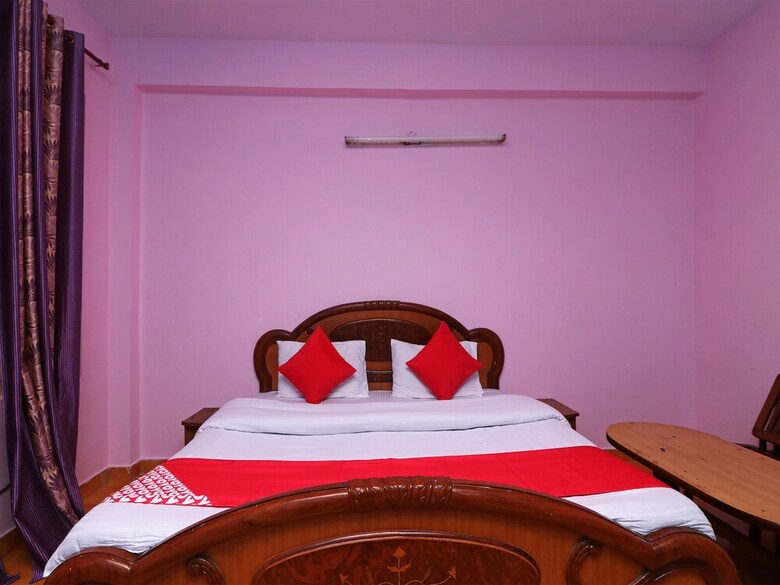 Oyo 30295 Hotel Vishwamitra