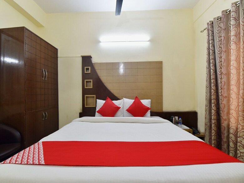 Oyo 28322 Hotel Paradise
