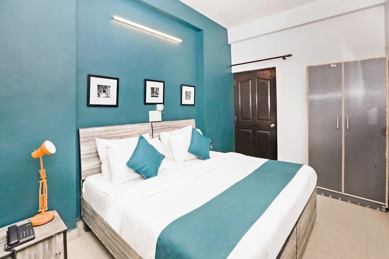 Hotel Silverkey Executive Stays 30271 Shoprix Mall Sector 61