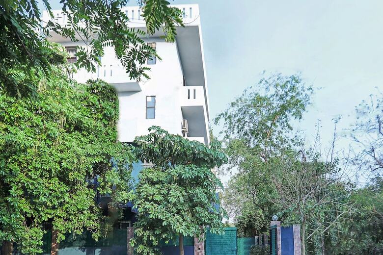 Hotel Silverkey Executive Stays 30271 Shoprix Mall Sector 61