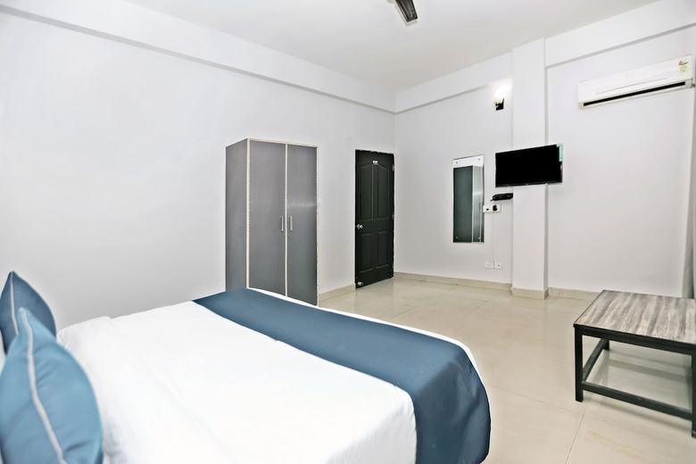 Hotel Silverkey Executive Stays 30271 Shoprix Mall Sector 61