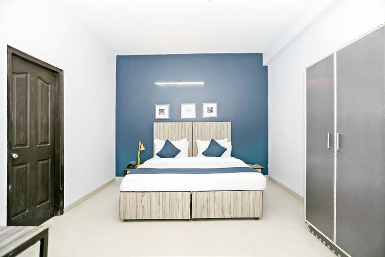 Hotel Silverkey Executive Stays 30271 Shoprix Mall Sector 61