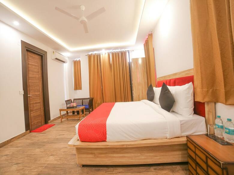 Hotel Collection O 30076 Main Chhatarpur Road Asola