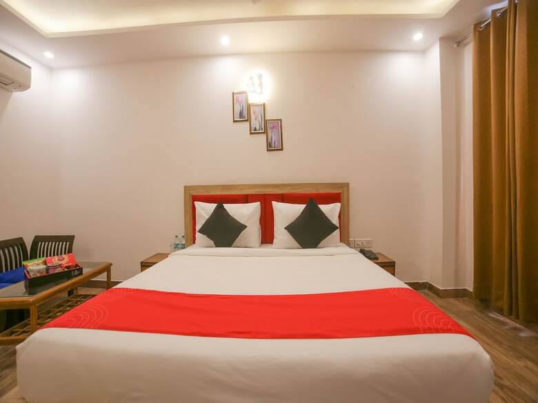 Hotel Collection O 30076 Main Chhatarpur Road Asola