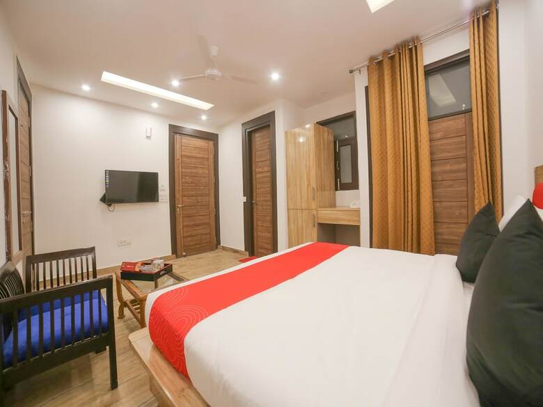 Hotel Collection O 30076 Main Chhatarpur Road Asola