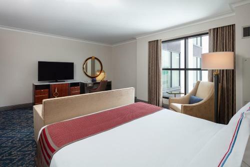 The Higgins Hotel New Orleans, Curio Collection By Hilton