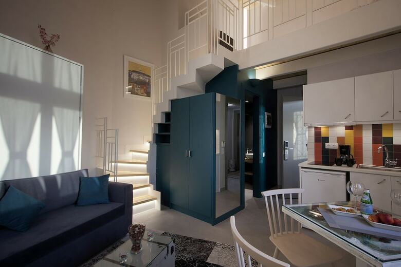 Aparthotel Dimi Luxurious Suites