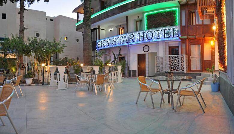 Sky Star Hotel - Bed & Breakfast