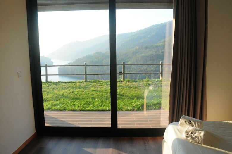 Hotel Dobau Village
