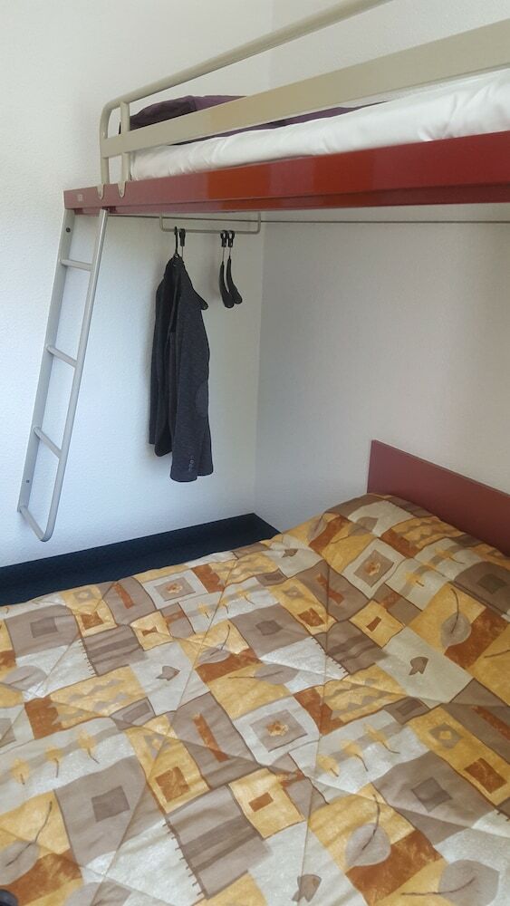 Hotel Thania