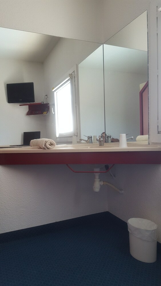 Hotel Thania
