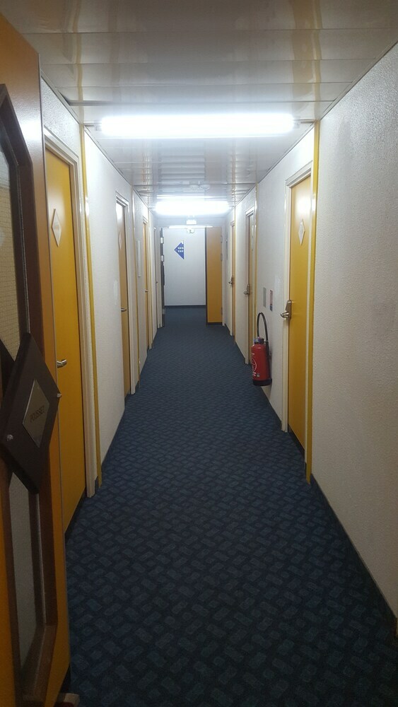 Hotel Thania