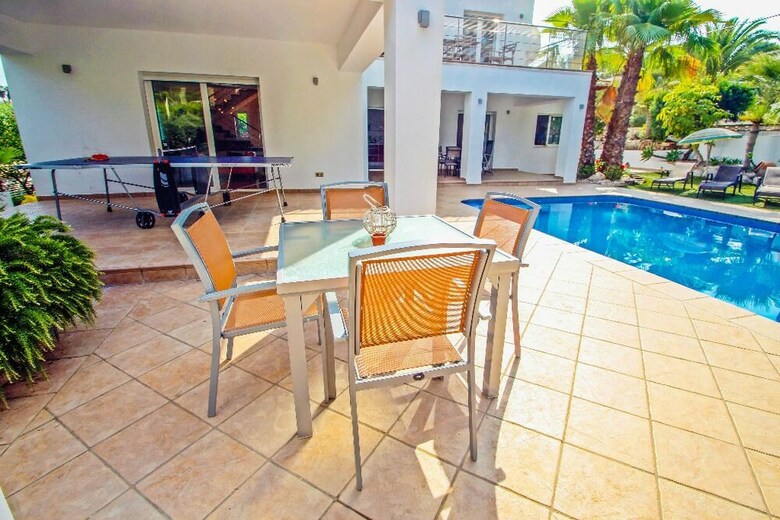 Apartamentos Angels - Spacious And Characterful Property In Moraira