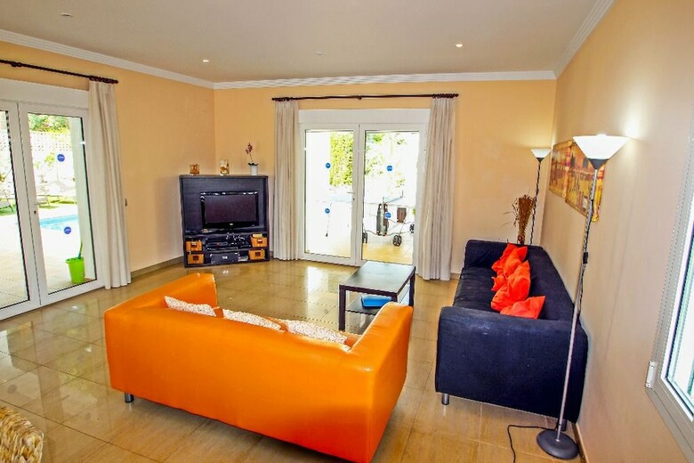 Apartamentos Angels - Spacious And Characterful Property In Moraira