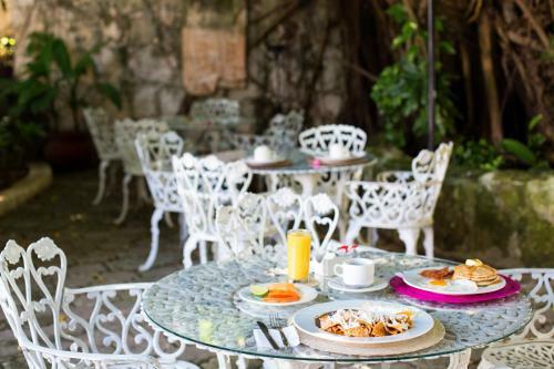 Hotel Xbalamqu� Resort & Spa