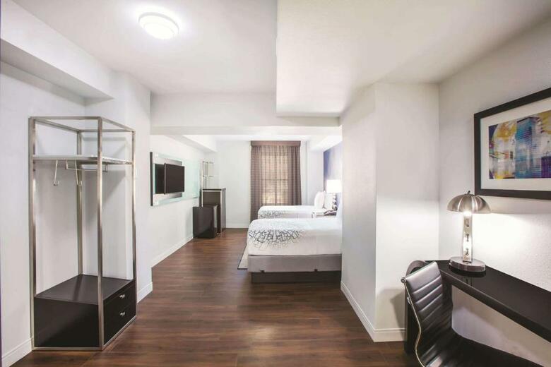 Hotel Lawrence Downtown Dallas