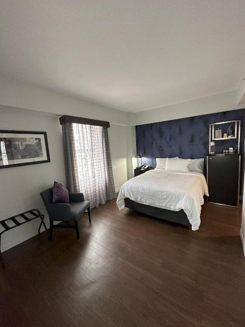 Hotel Lawrence Downtown Dallas