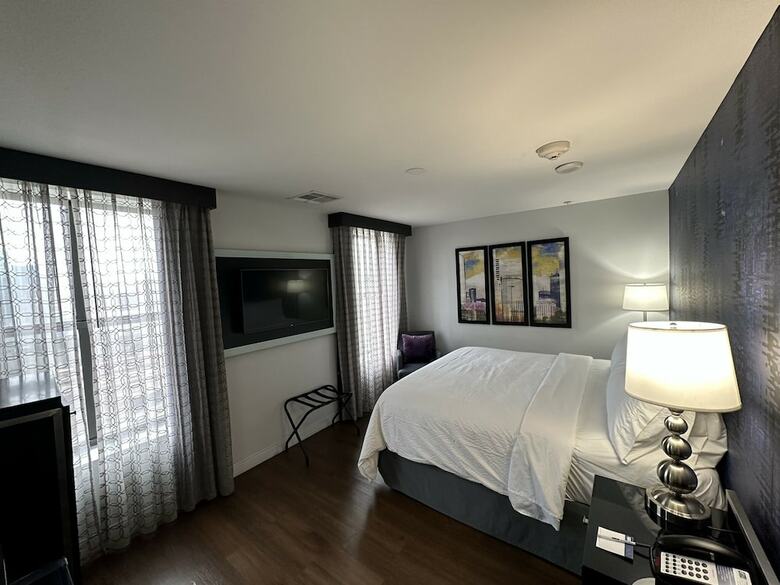 Hotel Lawrence Downtown Dallas