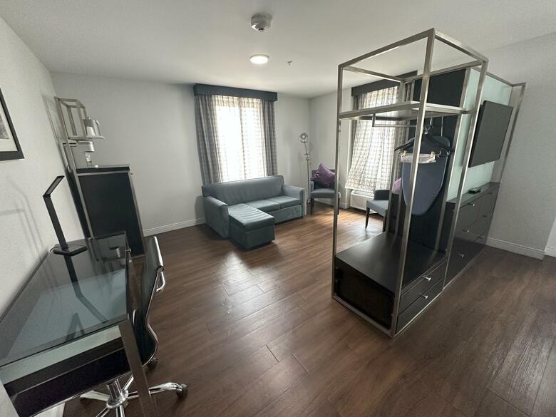 Hotel Lawrence Downtown Dallas
