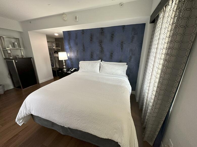 Hotel Lawrence Downtown Dallas