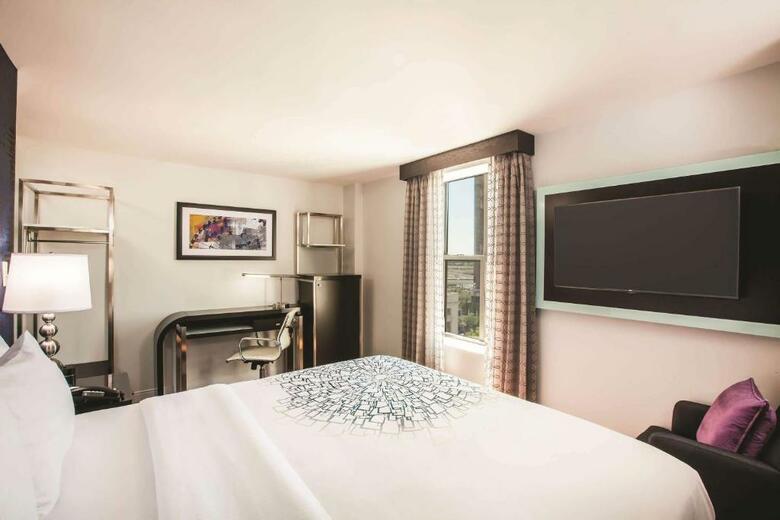 Hotel Lawrence Downtown Dallas